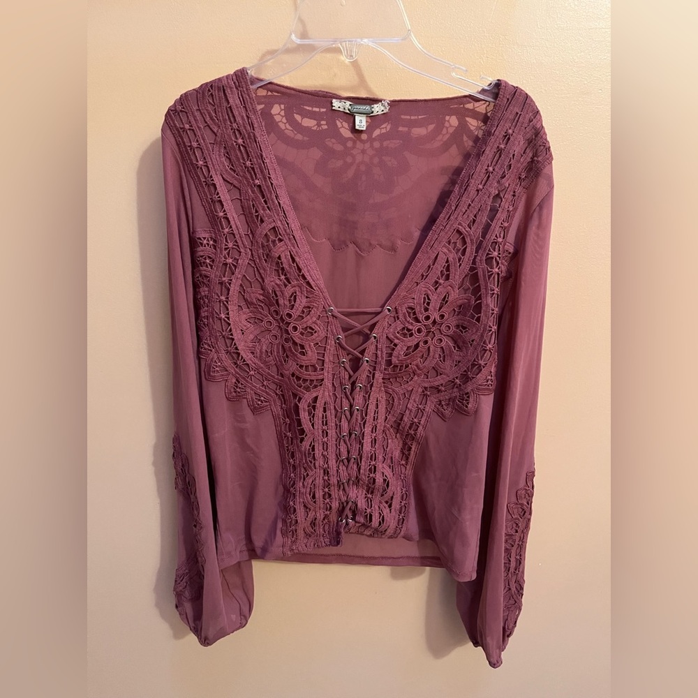 Gimmicks by Buckle mauve pink crochet lace up blouse - Picture 3 of 9